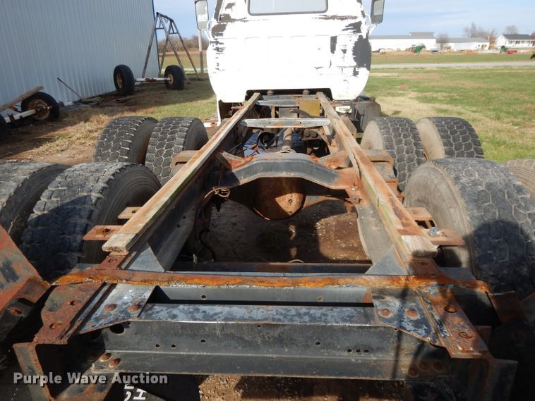 image for item DI8172 1989 Chevrolet C70  truck cab and chassis