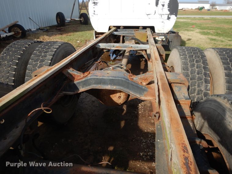 image for item DI8172 1989 Chevrolet C70  truck cab and chassis