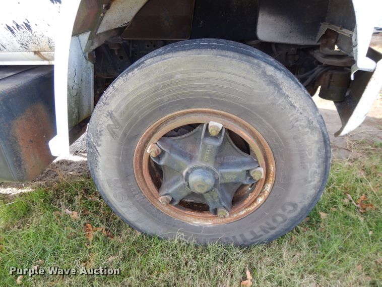 image for item DI8172 1989 Chevrolet C70  truck cab and chassis