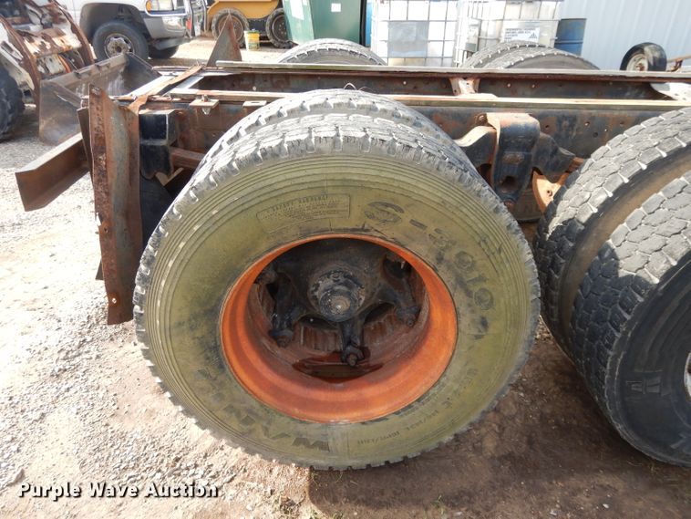 image for item DI8172 1989 Chevrolet C70  truck cab and chassis