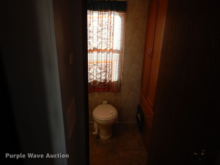 image for item DJ1180 2007 Keystone Sprinter  camper