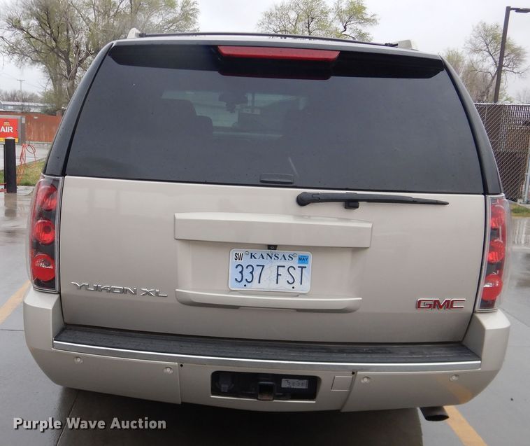 image for item DJ1186 2007 GMC Yukon Denali XL  SUV