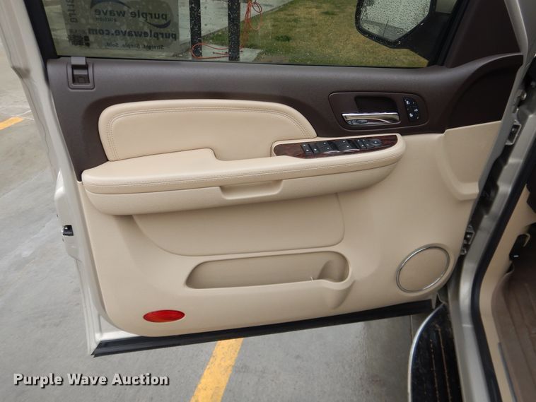 image for item DJ1186 2007 GMC Yukon Denali XL  SUV