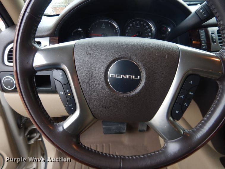 image for item DJ1186 2007 GMC Yukon Denali XL  SUV