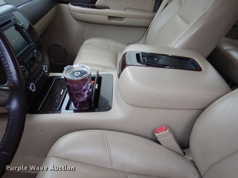 image for item DJ1186 2007 GMC Yukon Denali XL  SUV