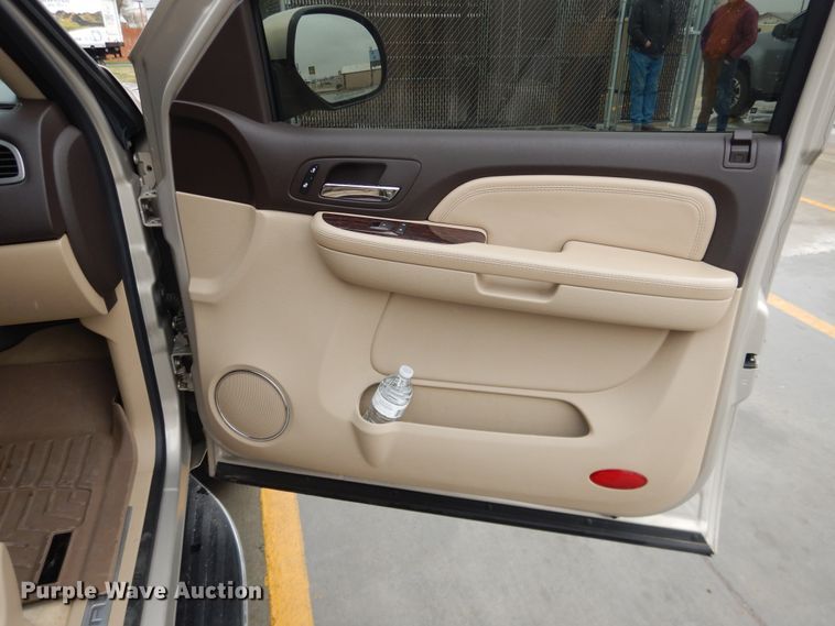 image for item DJ1186 2007 GMC Yukon Denali XL  SUV