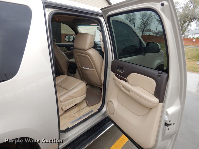 image for item DJ1186 2007 GMC Yukon Denali XL  SUV