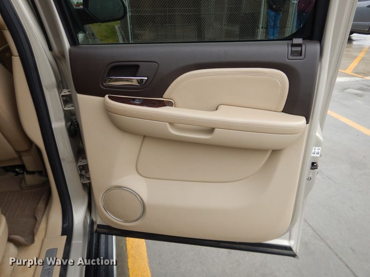 image for item DJ1186 2007 GMC Yukon Denali XL  SUV