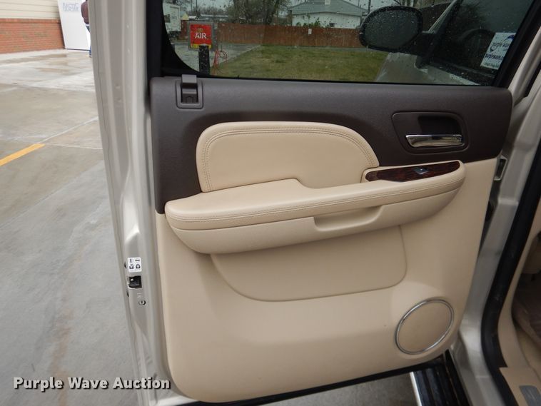 image for item DJ1186 2007 GMC Yukon Denali XL  SUV