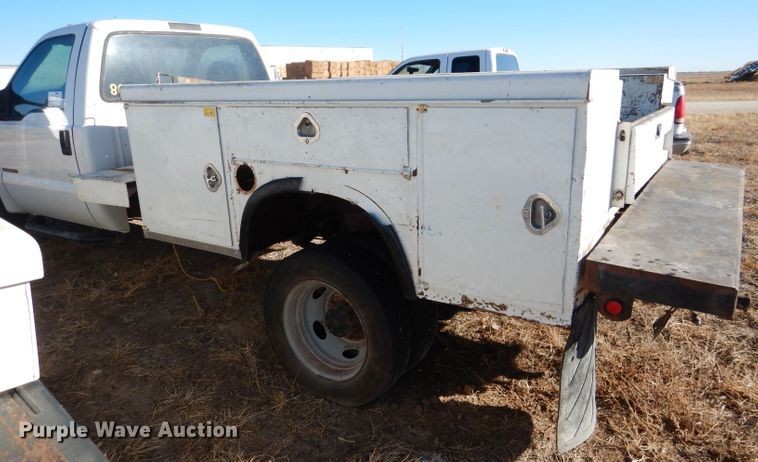 image for item DJ4923 Ford F450 Super Duty  utility / service truck