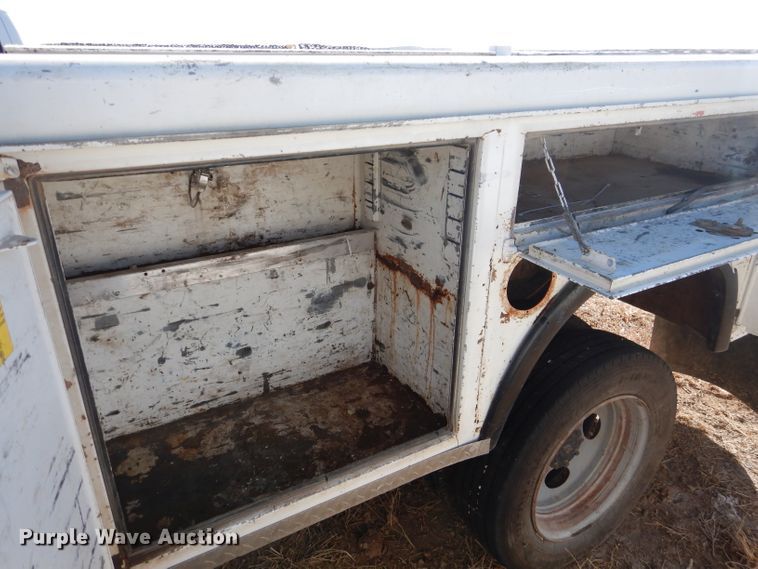 image for item DJ4923 Ford F450 Super Duty  utility / service truck