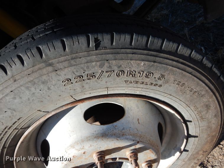 image for item DJ4923 Ford F450 Super Duty  utility / service truck