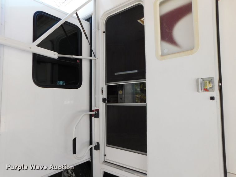 image for item DJ5998 2011 Excell D31RLE  camper