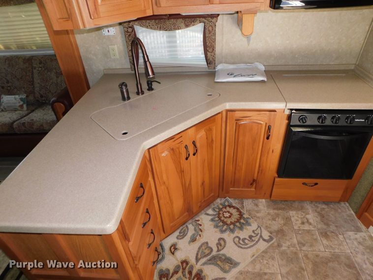 image for item DJ5998 2011 Excell D31RLE  camper