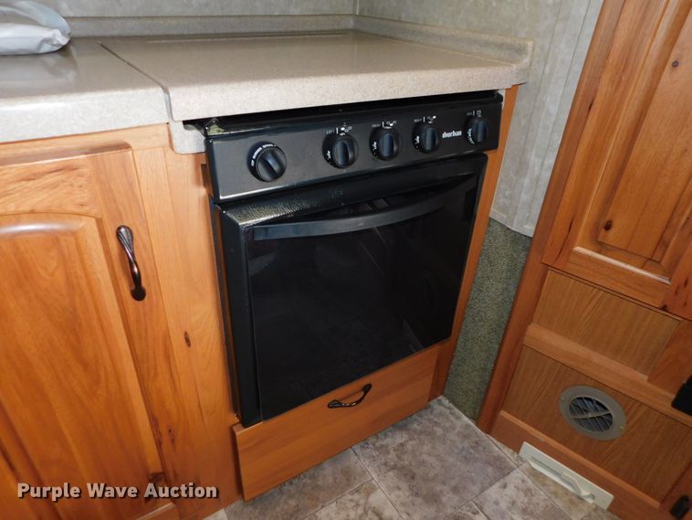 image for item DJ5998 2011 Excell D31RLE  camper