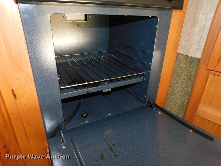 image for item DJ5998 2011 Excell D31RLE  camper