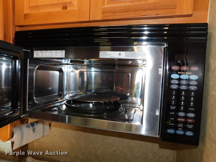 image for item DJ5998 2011 Excell D31RLE  camper