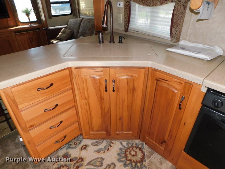 image for item DJ5998 2011 Excell D31RLE  camper