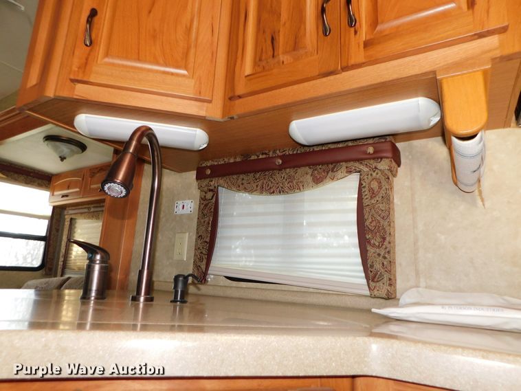 image for item DJ5998 2011 Excell D31RLE  camper