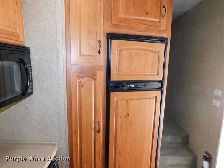 image for item DJ5998 2011 Excell D31RLE  camper