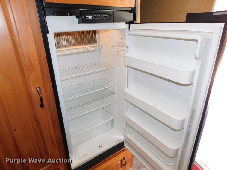 image for item DJ5998 2011 Excell D31RLE  camper