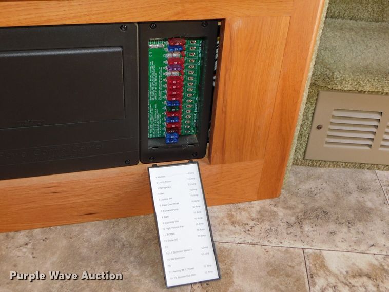 image for item DJ5998 2011 Excell D31RLE  camper