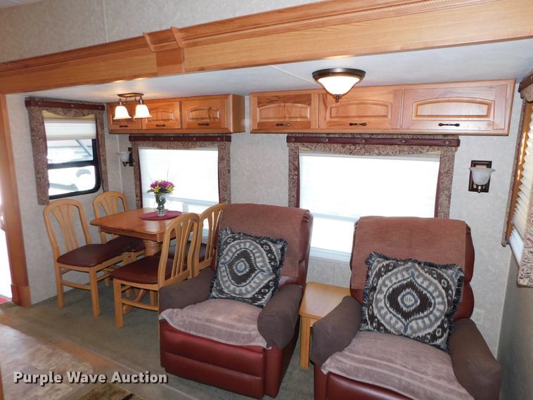 image for item DJ5998 2011 Excell D31RLE  camper