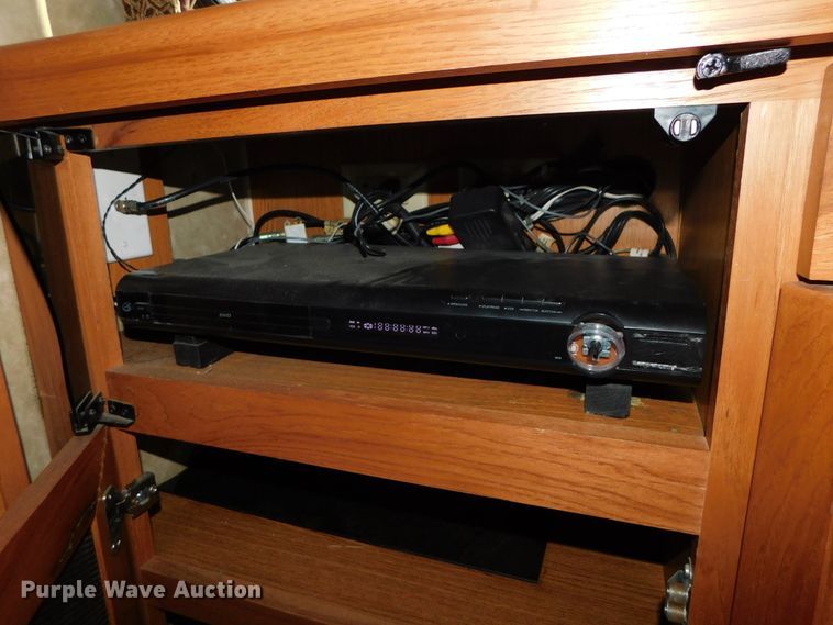 image for item DJ5998 2011 Excell D31RLE  camper