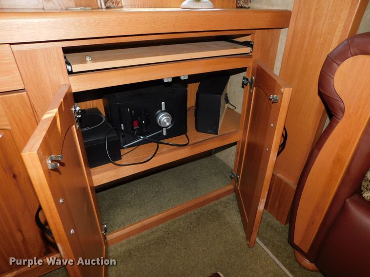 image for item DJ5998 2011 Excell D31RLE  camper