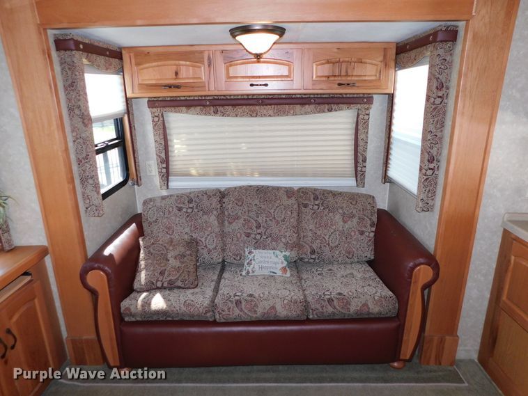 image for item DJ5998 2011 Excell D31RLE  camper