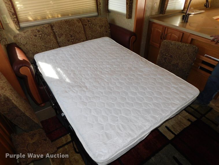 image for item DJ5998 2011 Excell D31RLE  camper