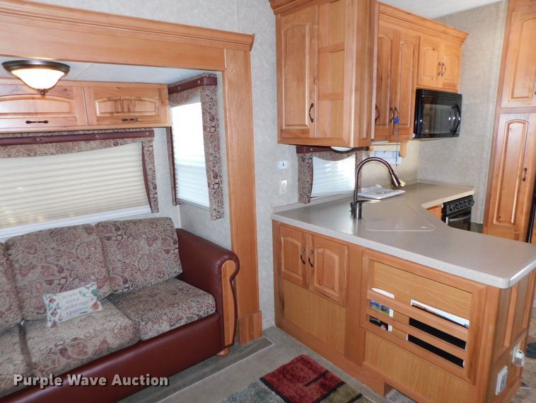 image for item DJ5998 2011 Excell D31RLE  camper