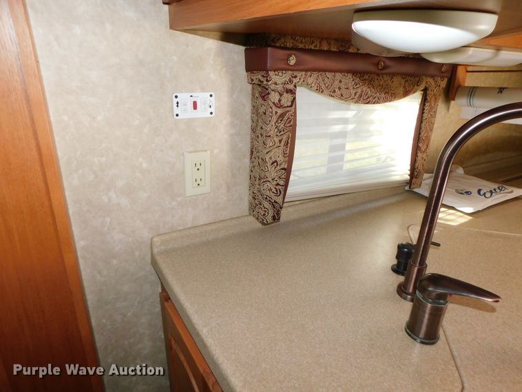 image for item DJ5998 2011 Excell D31RLE  camper