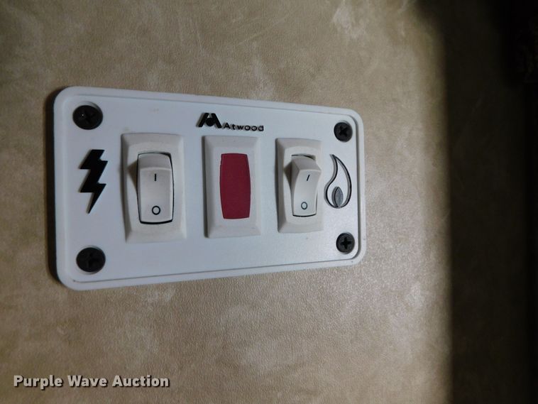 image for item DJ5998 2011 Excell D31RLE  camper