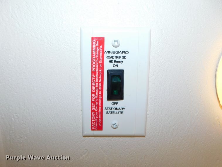 image for item DJ5998 2011 Excell D31RLE  camper