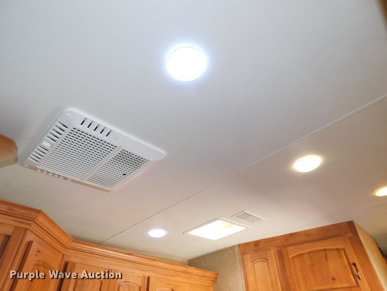 image for item DJ5998 2011 Excell D31RLE  camper