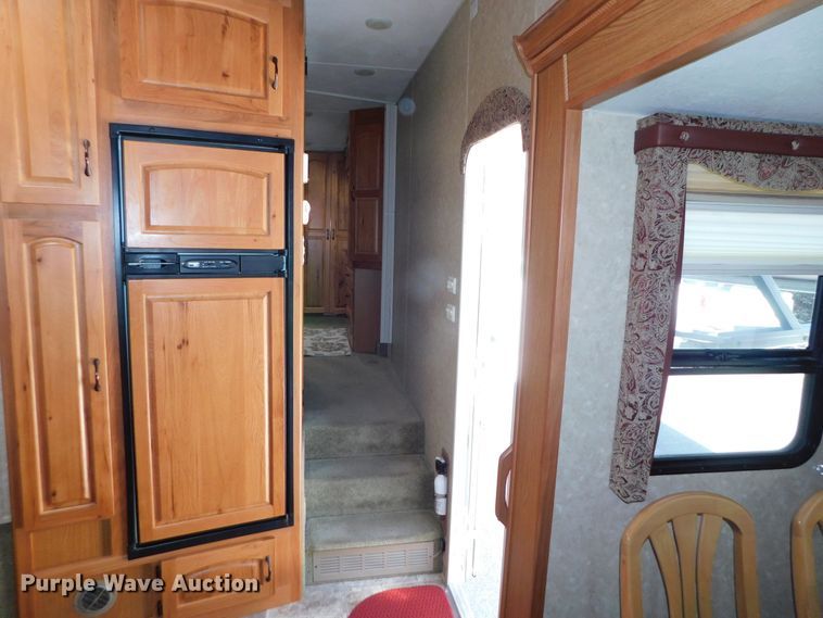 image for item DJ5998 2011 Excell D31RLE  camper