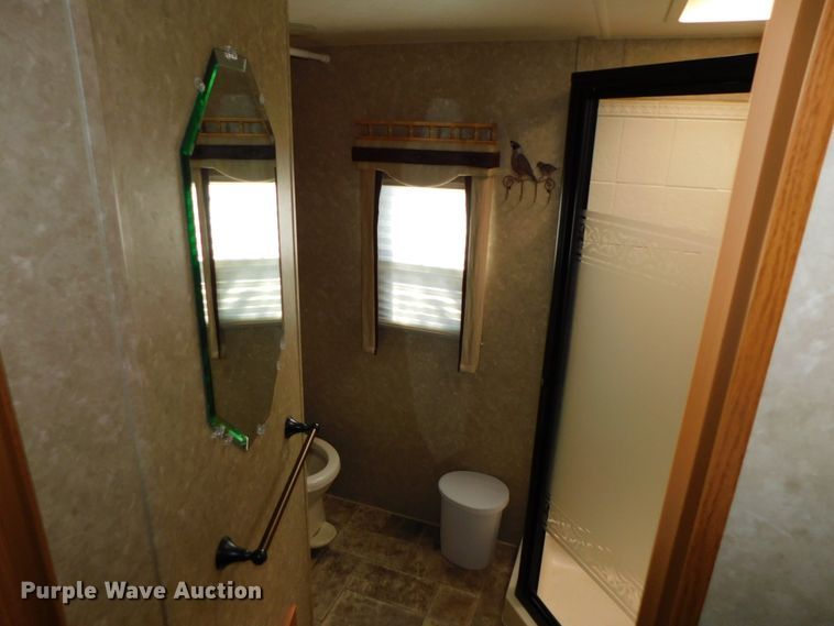 image for item DJ5998 2011 Excell D31RLE  camper