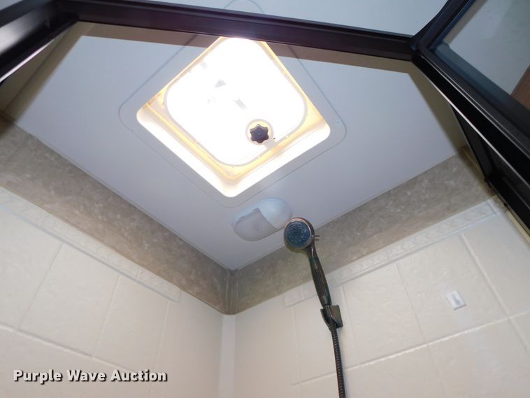 image for item DJ5998 2011 Excell D31RLE  camper