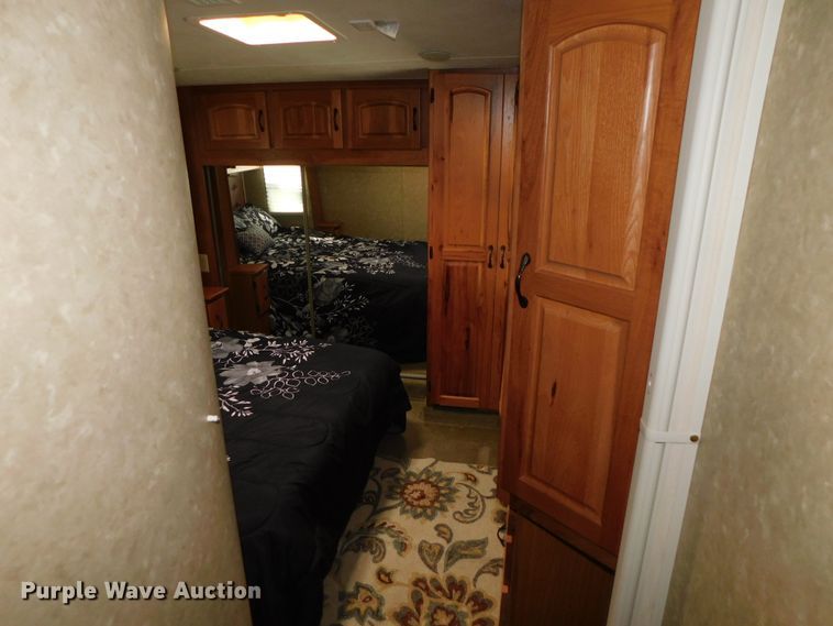 image for item DJ5998 2011 Excell D31RLE  camper