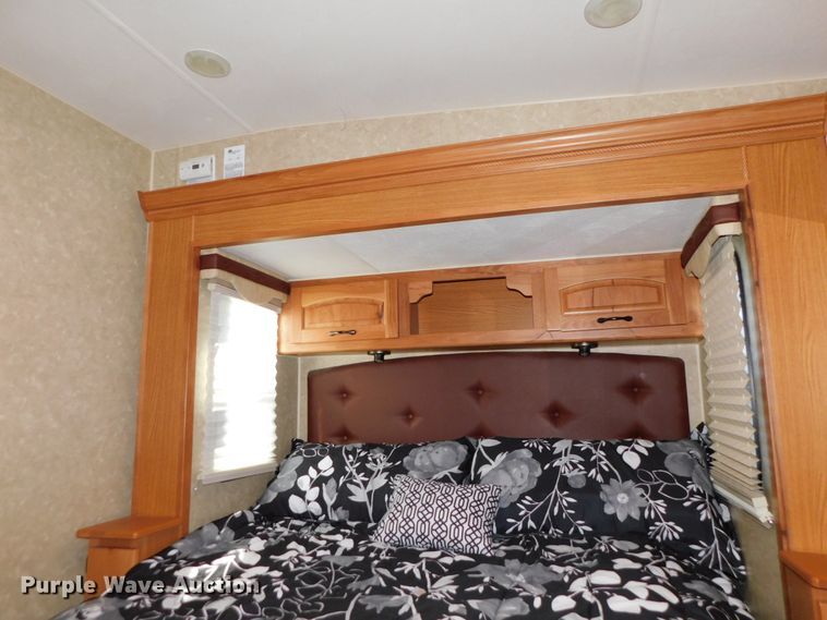 image for item DJ5998 2011 Excell D31RLE  camper