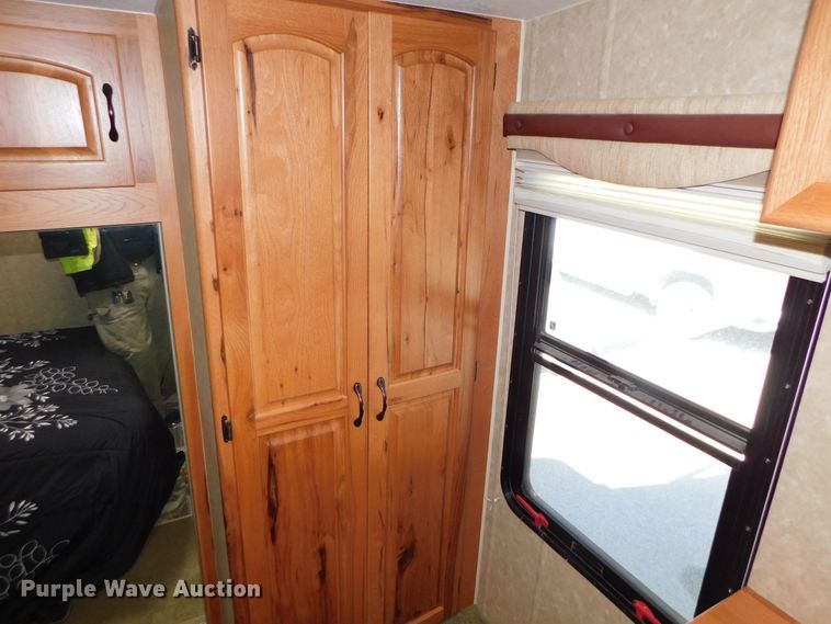 image for item DJ5998 2011 Excell D31RLE  camper