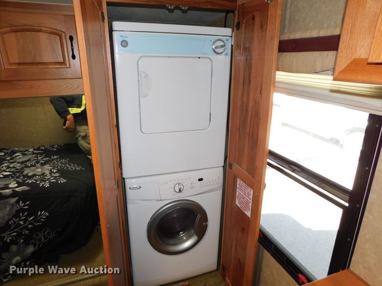 image for item DJ5998 2011 Excell D31RLE  camper