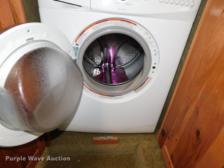 image for item DJ5998 2011 Excell D31RLE  camper