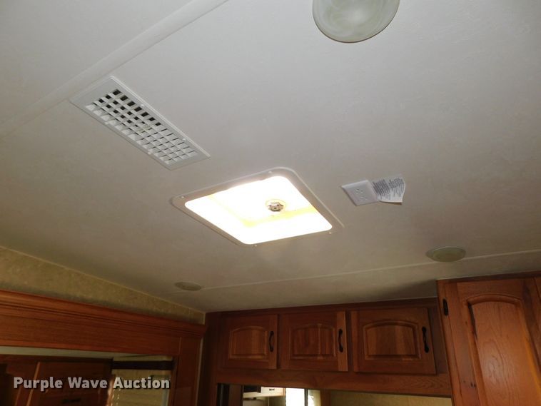 image for item DJ5998 2011 Excell D31RLE  camper