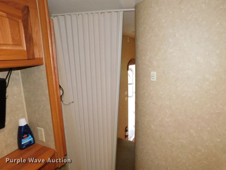 image for item DJ5998 2011 Excell D31RLE  camper