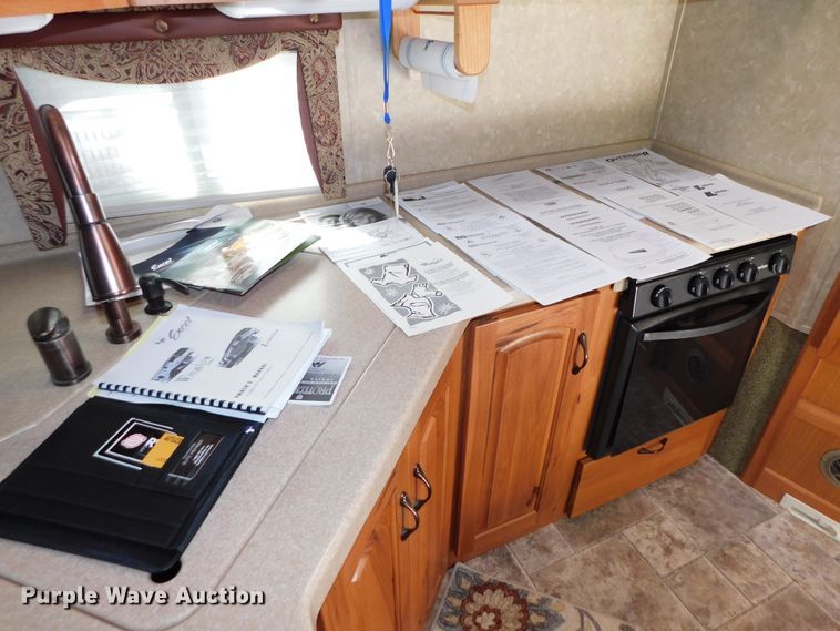 image for item DJ5998 2011 Excell D31RLE  camper