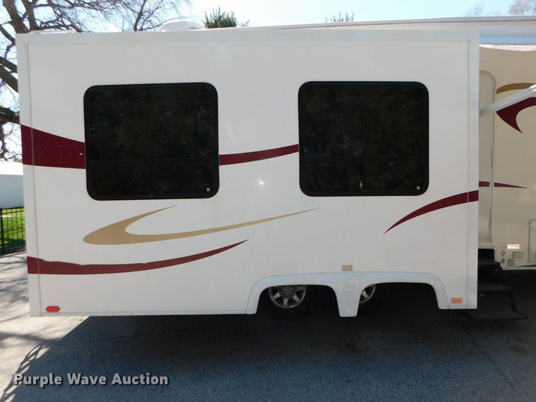 image for item DJ5998 2011 Excell D31RLE  camper