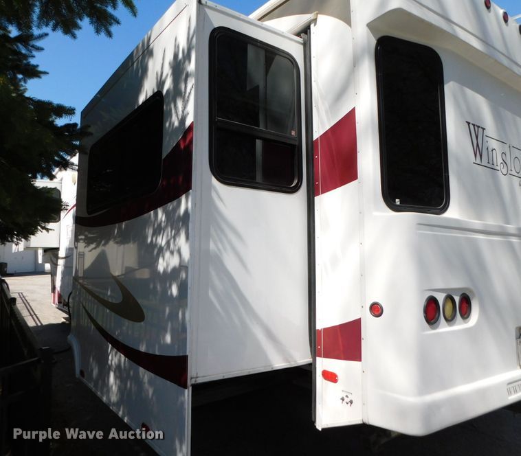 image for item DJ5998 2011 Excell D31RLE  camper