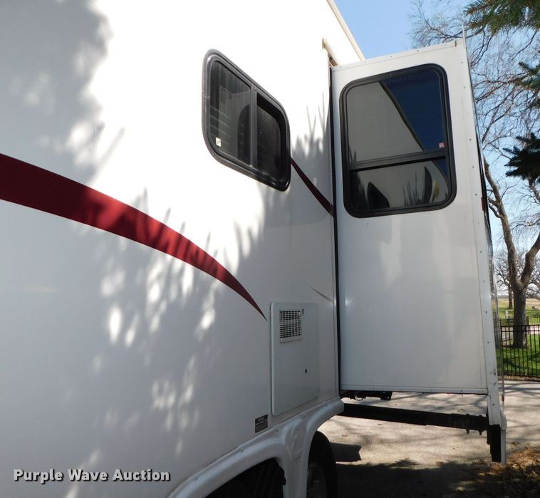 image for item DJ5998 2011 Excell D31RLE  camper